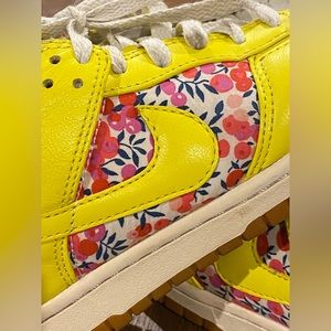 Rare Nike Low Dunks - Carmine Zest - Women’s 7 GUC